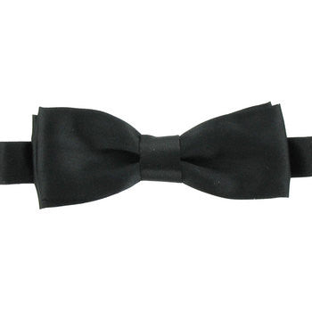Traditional Black Bow Tie